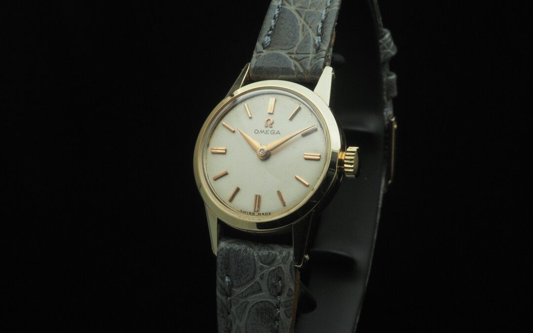 Omega-837 kultakello vuodelta 1958