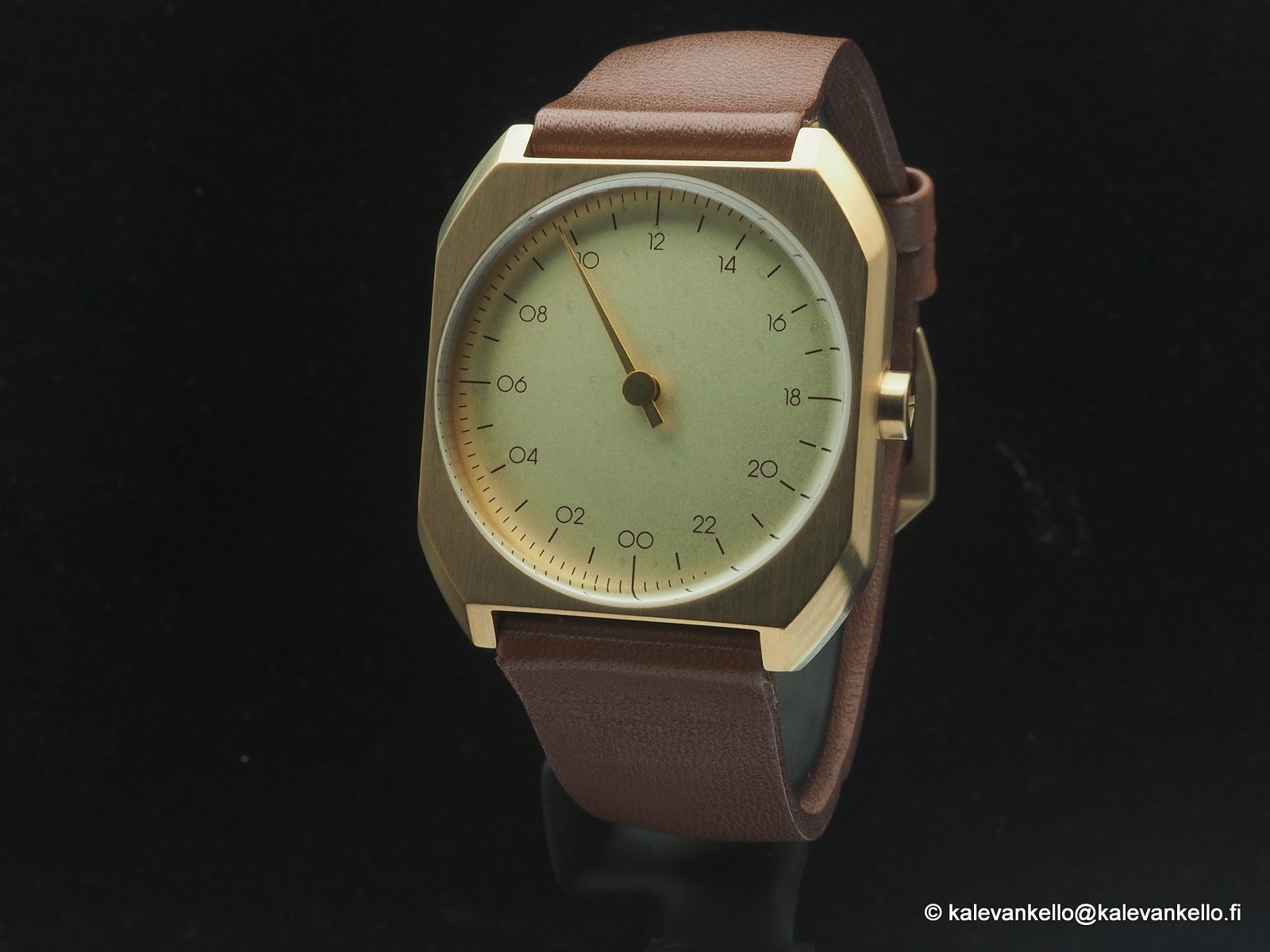Slow-005 Swiss Made 24h yksiviisarinen rannekello